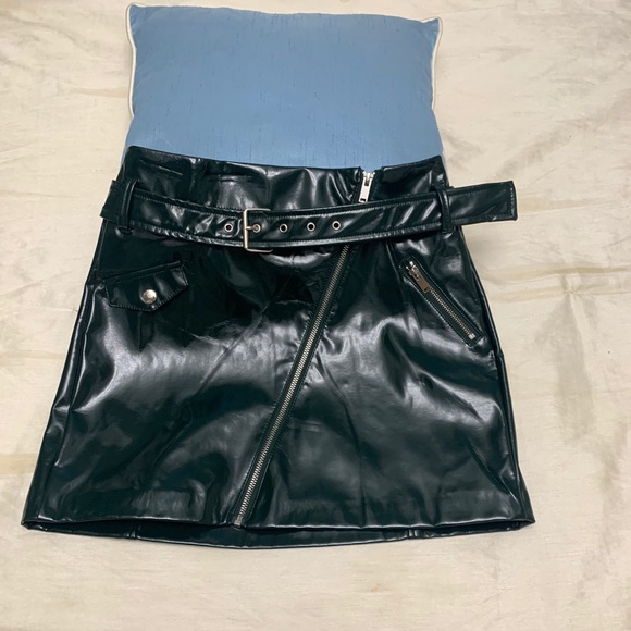 Bershka Emerald Skater Latex Skirt - Picture 1 of 2